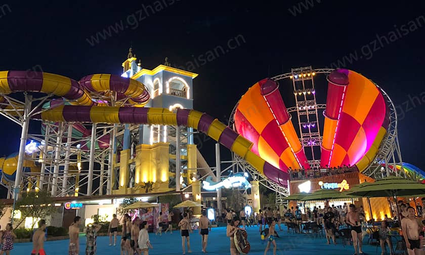 超级龙卷风水滑道提供了一种新的、刺激的水上体验