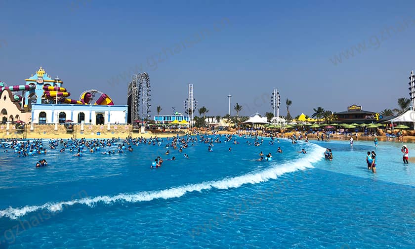 浙江宁波大目湾阿拉的海水上乐园海浪池