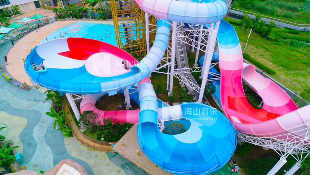 双重风暴，极致竞速——星际盘旋+巨浪翻滚组合引爆水乐园刺激体验